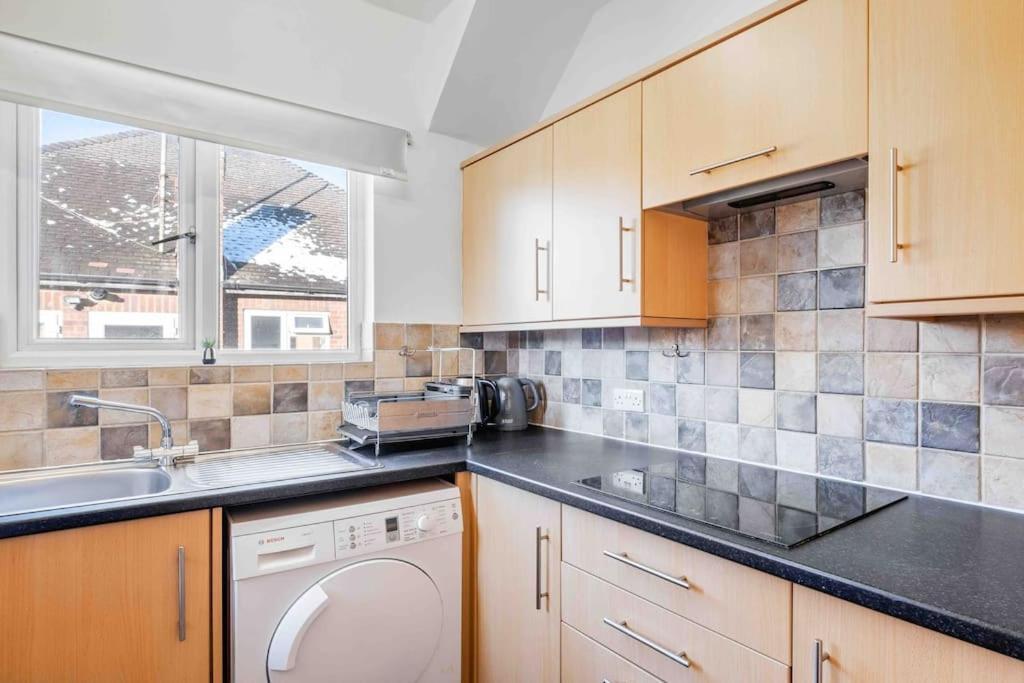 Duplex 3 Bedroom Flat Golders * Londen